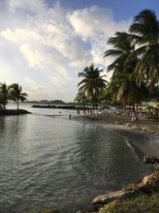 Blue Lagoon Appart En Residence Acces Plage Le Gosier  Eksteriør billede